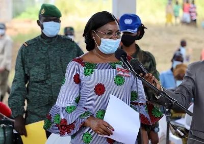 中非总统夫人举行仪式 发放中国捐赠的抗疫物资和文体用品